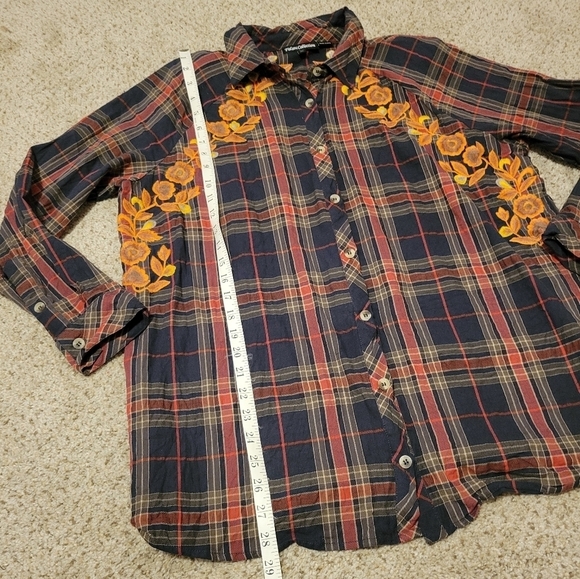 Tolani Collection Estrella Plaid w/ Embroidered Flowers Button Down Shirt XL - Picture 6 of 9